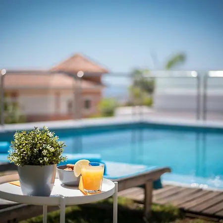 2 Charming Private Pool And Sea View فيلة أذيخي